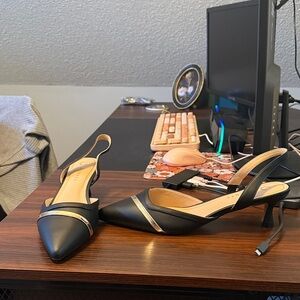 Journee Collection Black and Gold Heels